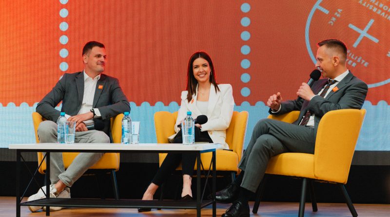 Televizija u središtu panela na Sveučilištu Sjever